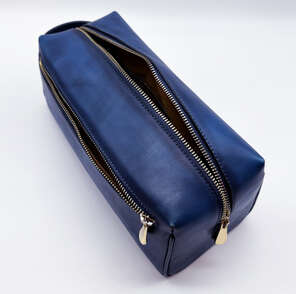 Karun Leather Lacivert renkli pırlantalı seyahat kiti  