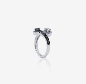 Karun Omo Muo 18K White Gold Diamond Ring